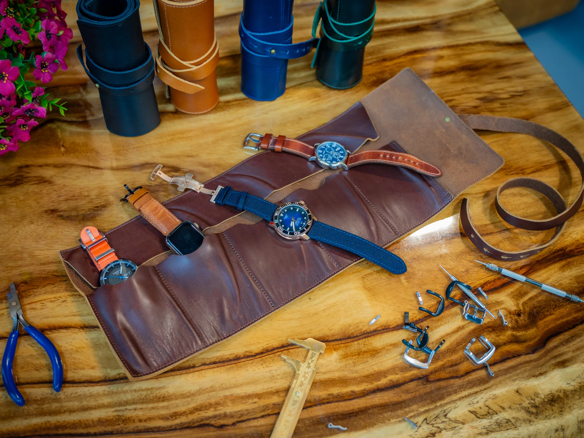 Milwaukee Leather Watch Roll - Chestnut - Image 9