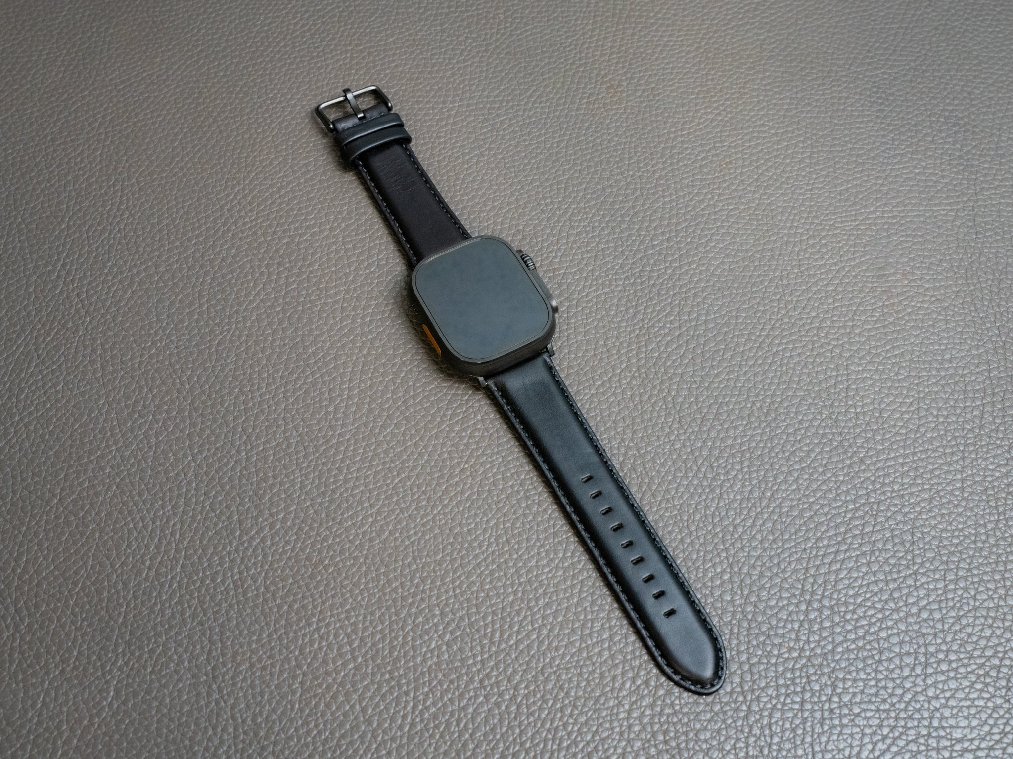 Italian Rustic Leather Apple Watch Band - Black