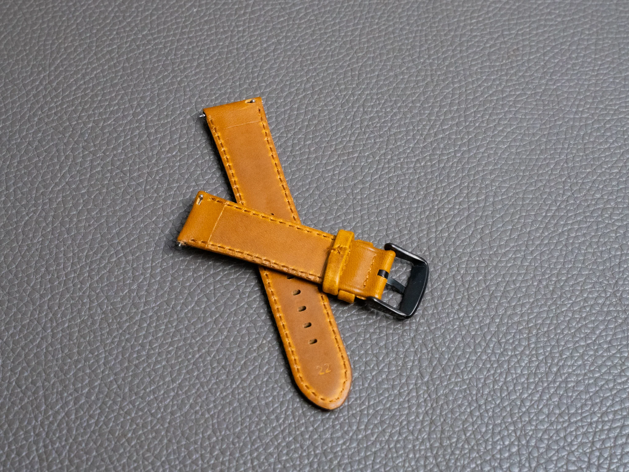 Italian Rustic Leather Apple Watch Band - Natural - Image 3