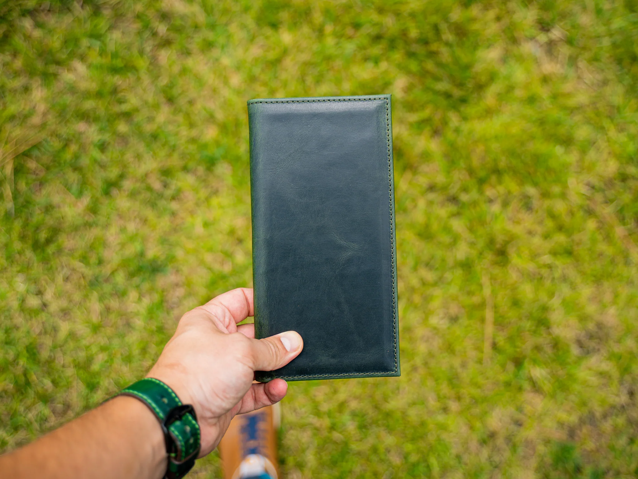 Milwaukee Leather Hardcover Check Presenter - Green