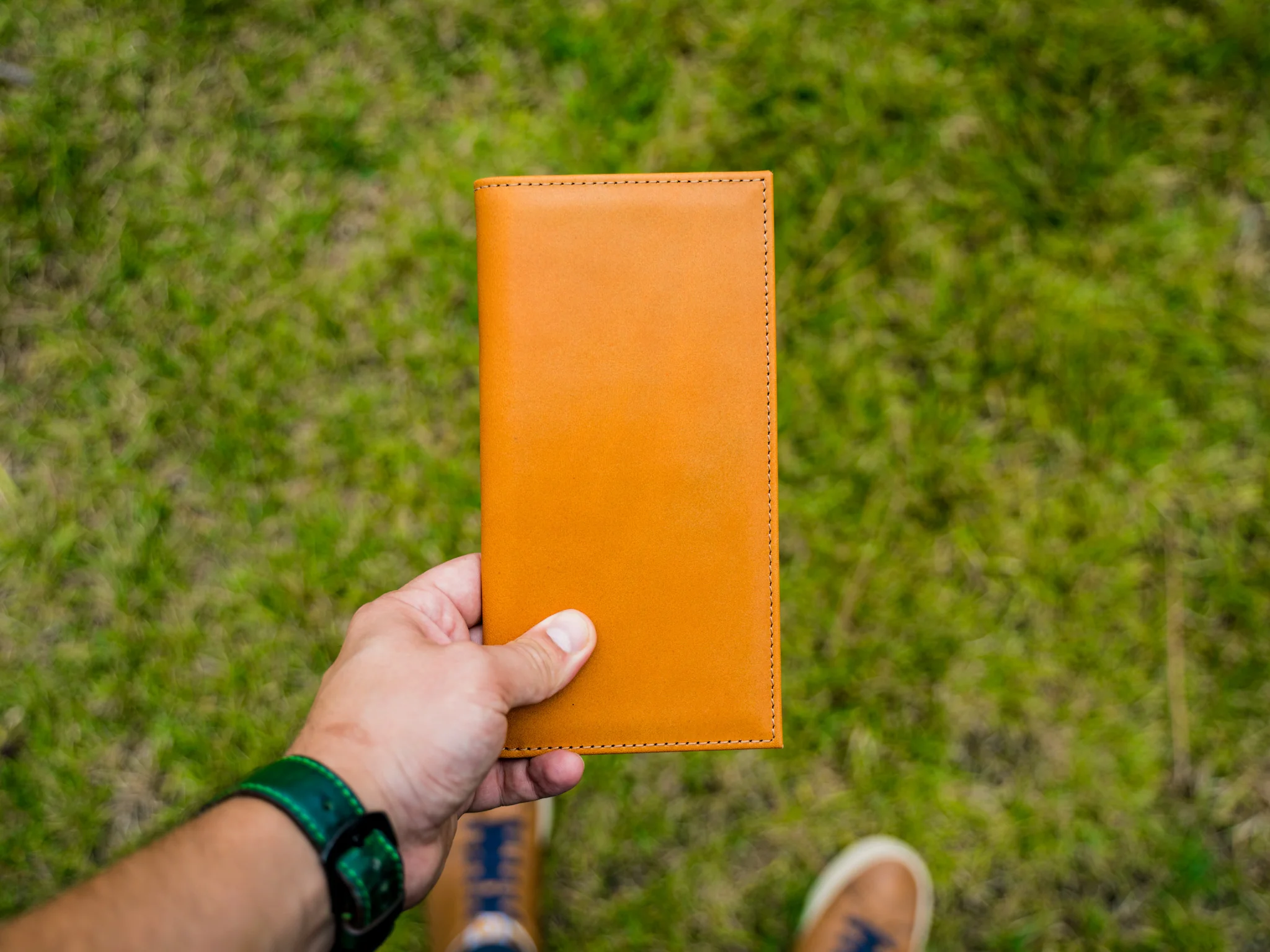 Milwaukee Leather Hardcover Check Presenter - Natural