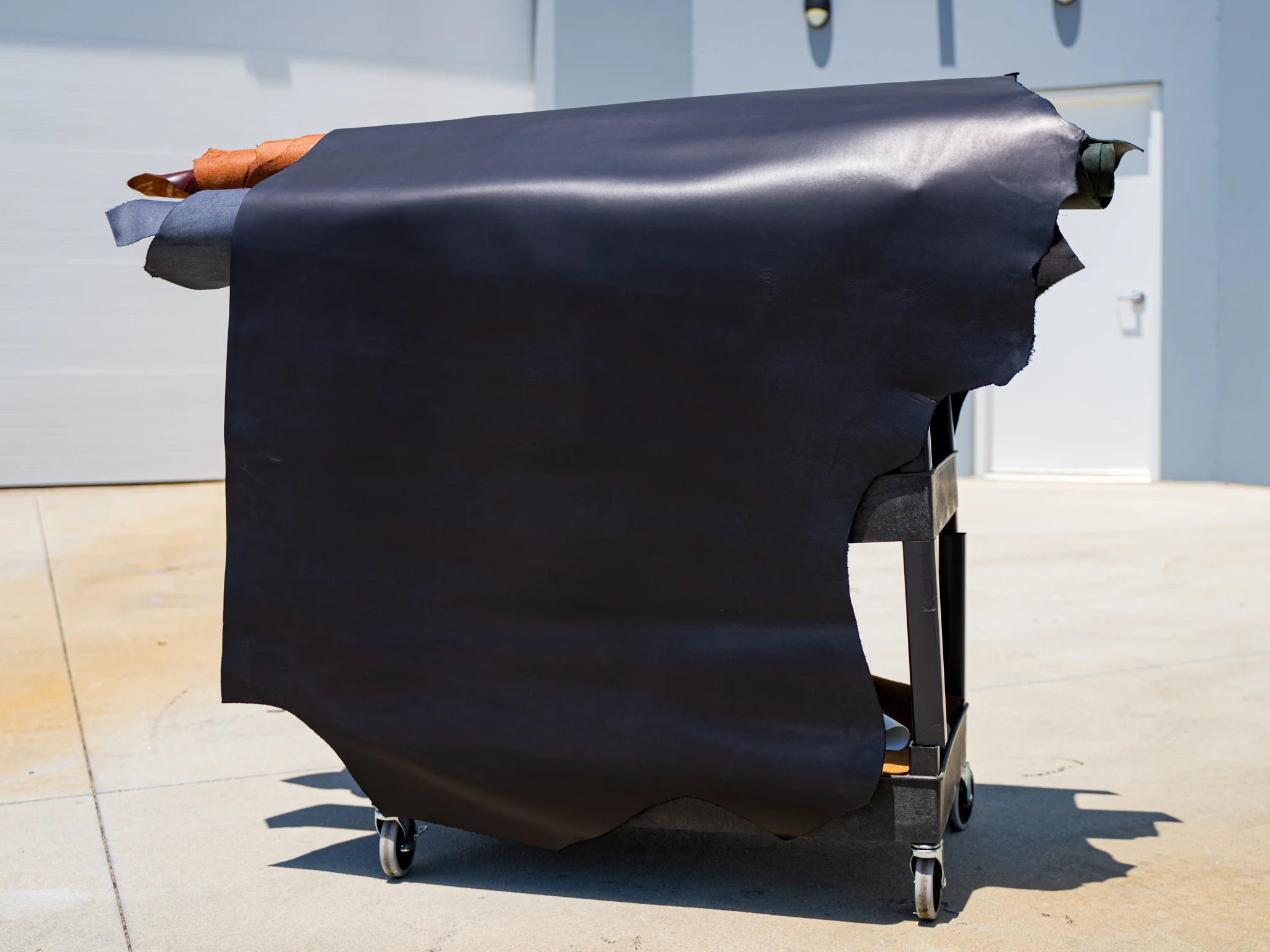 Milwaukee Leather Hide - Black